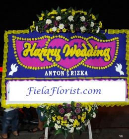 Jual bunga papan wedding FF - 027 untuk anda yang ingin memberi ucapan kepada kolega maupun saudara anda.